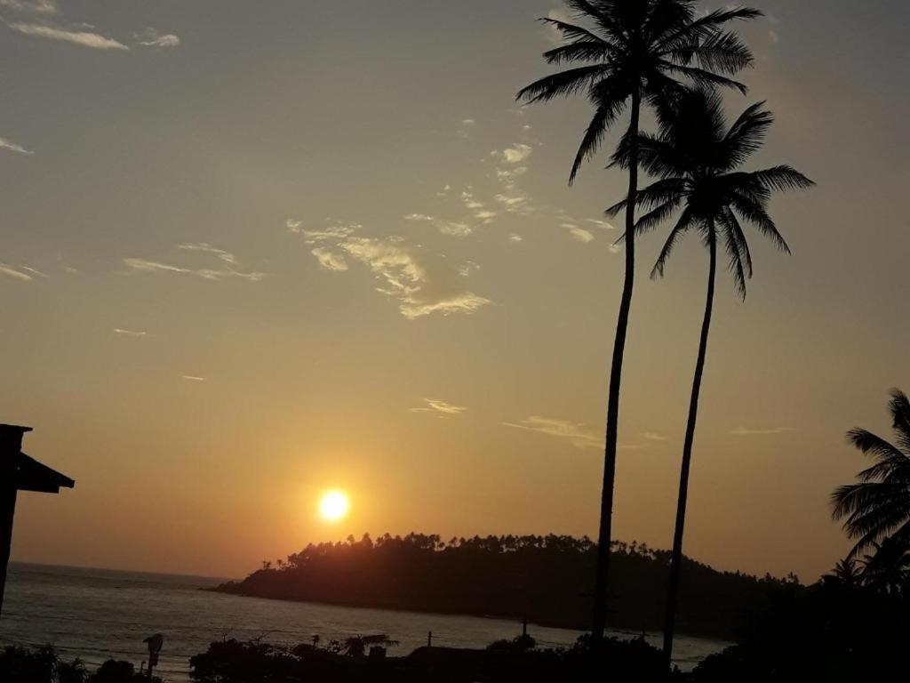 Top Sea View Guest Mirissa Bagian luar foto